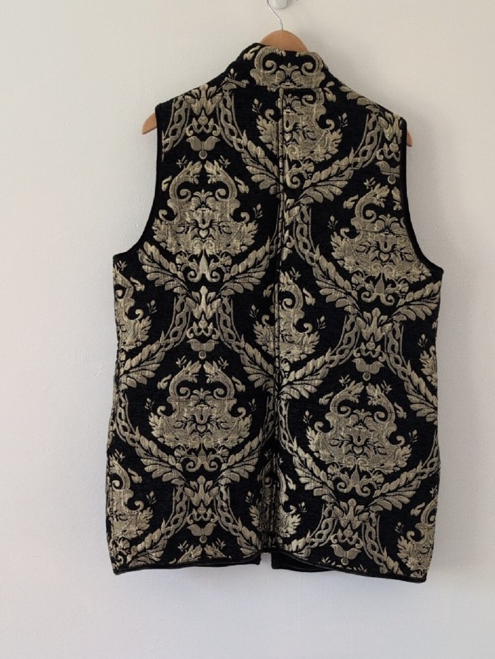 Chico's Reversible Damask Black Gold Quilted Jacquard Long Vest Sz 2 12/14 - Picture 5 of 8